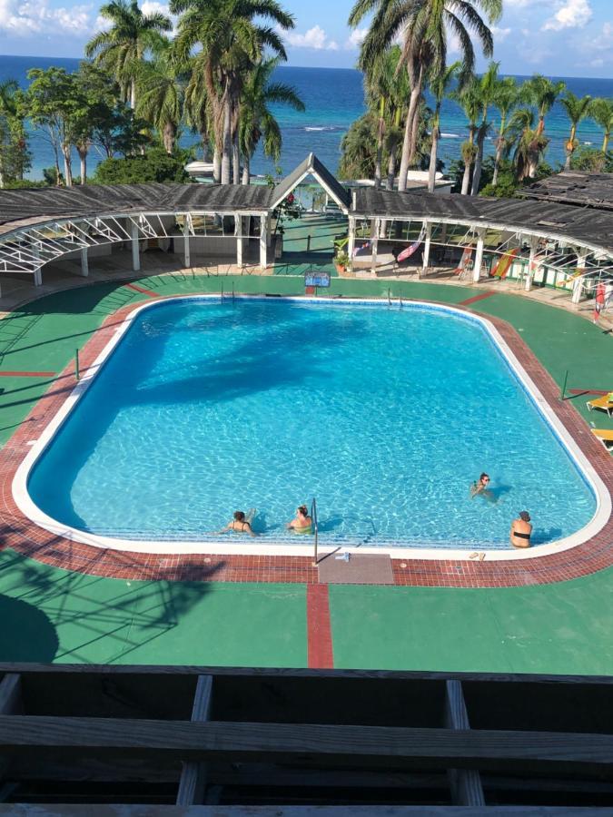 Marriott Seacastles E22, Montego Bay Aparthotel Exterior foto