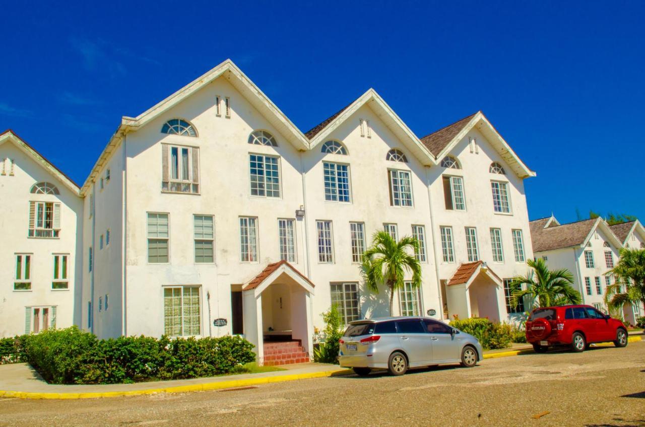 Marriott Seacastles E22, Montego Bay Aparthotel Exterior foto