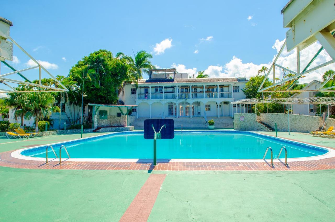 Marriott Seacastles E22, Montego Bay Aparthotel Exterior foto